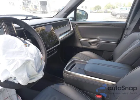 2025 Rivian R1S Adventure Dual Motor Large Pack/Adventure Dual Motor Max Pack from USA, damaged, VIN 7PDSGBBA8SN055591